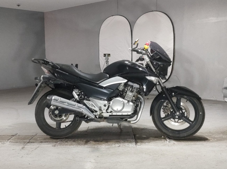 Мотоцикл Suzuki GSR250 з пробігом 43202 km