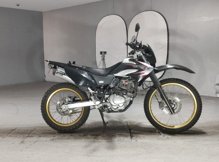 Мотоцикл Honda XR230 с пробегом 5015 km
