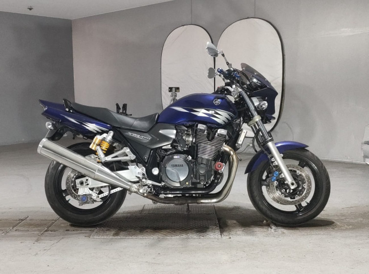 Мотоцикл Yamaha XJR1300 с пробегом 42236 km