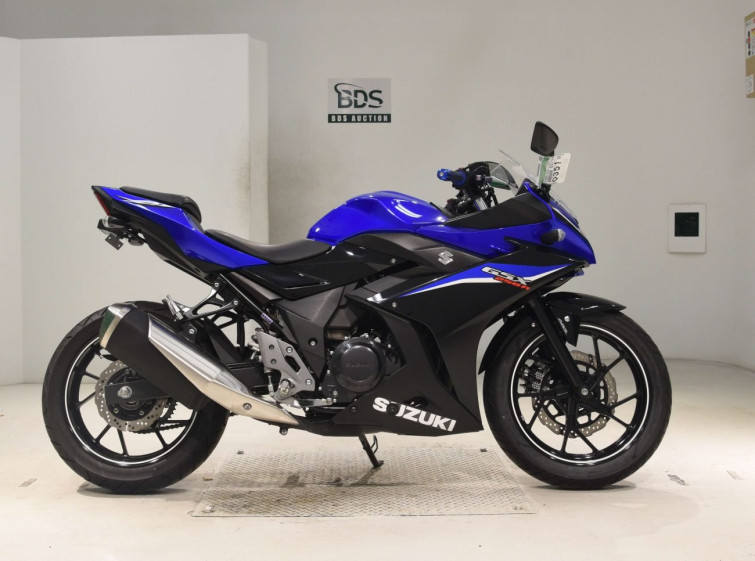 Мотоцикл Suzuki GSR250 з пробігом 11156 km