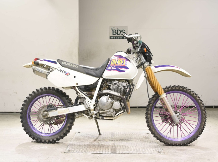 Мотоцикл Suzuki DJEBEL250XC