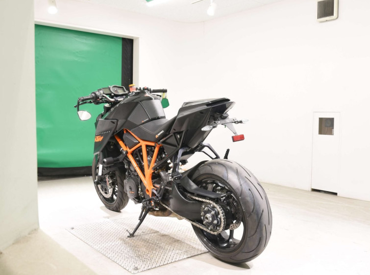 Мотоцикл KTM 1290 SUPER DUKE R з пробігом 28507 km