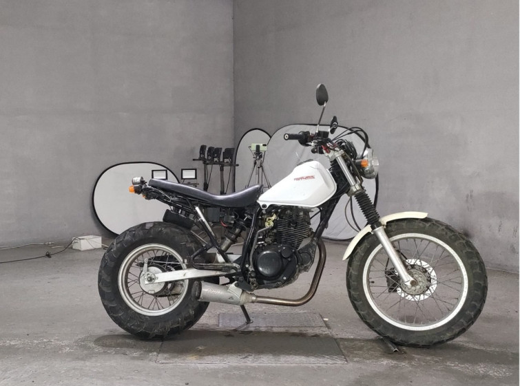 Мотоцикл Yamaha TW200 з пробігом 8923 km