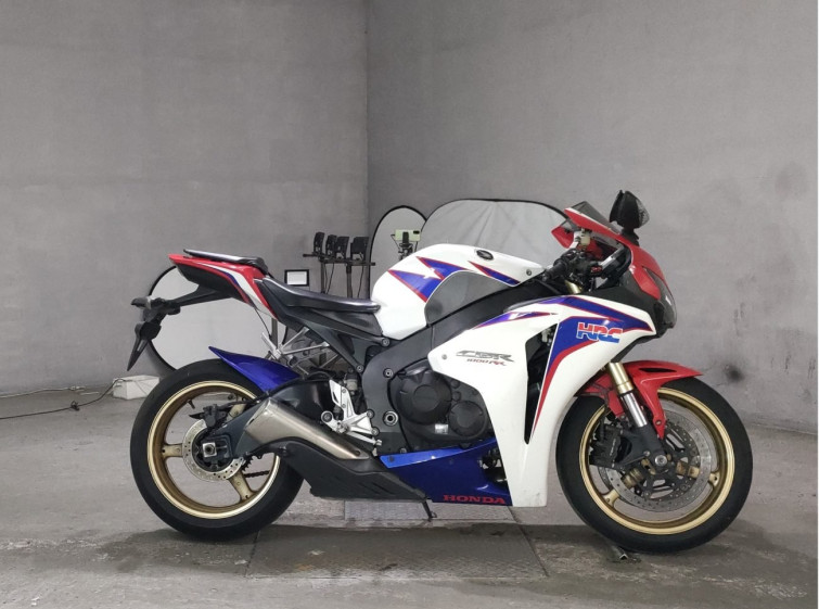 Мотоцикл Honda CBR1000RR з пробігом 79094 km