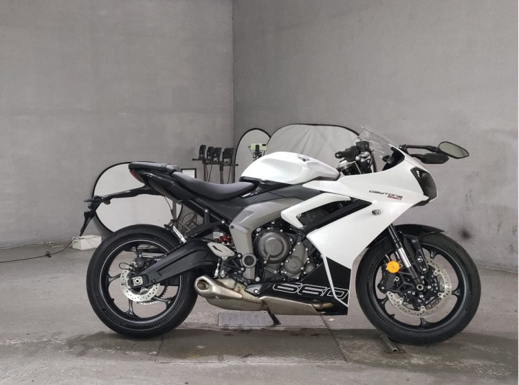 Мотоцикл Triumph DAYTONA 660 з пробігом 1311 km
