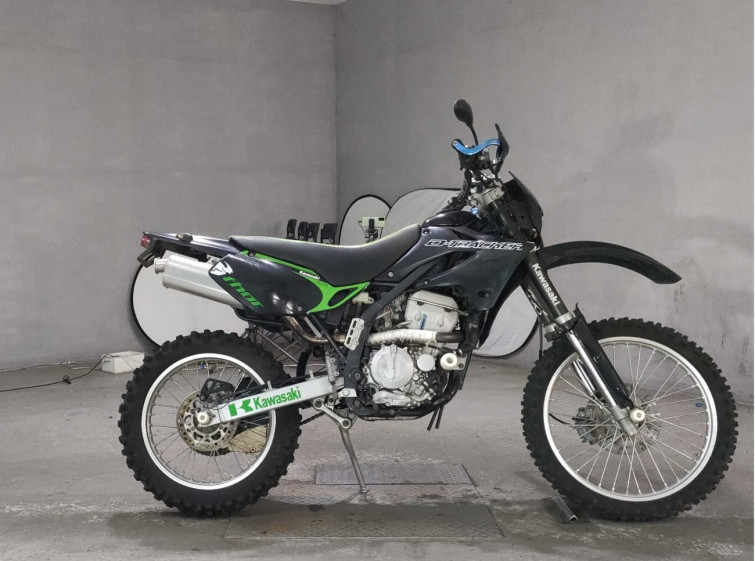 Мотоцикл Kawasaki D TRACKER
