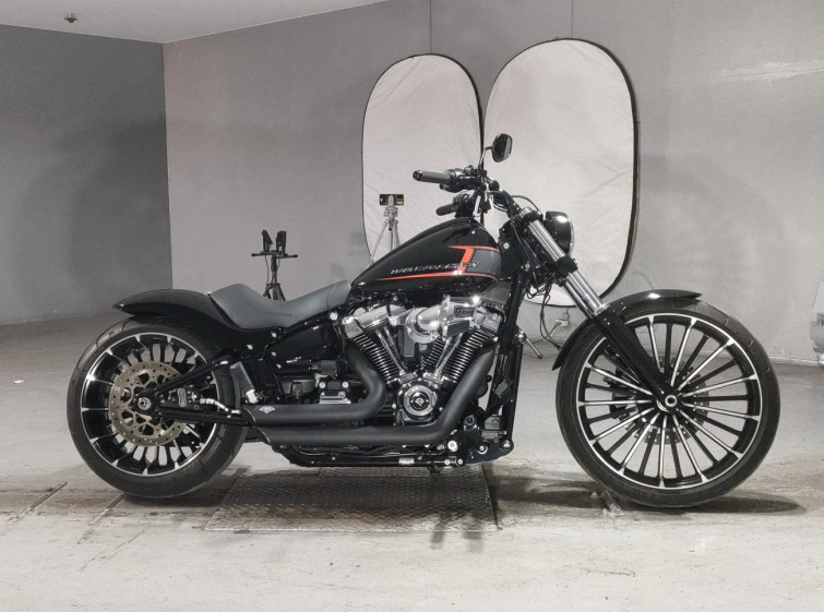 Мотоцикл HD FXBR1920 с пробегом 5200 km