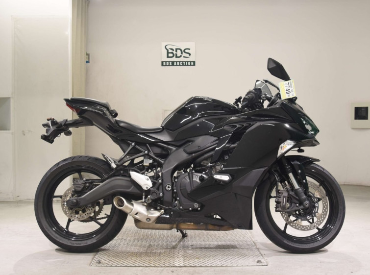 Мотоцикл Kawasaki NINJA ZX-25R з пробігом 21552 km
