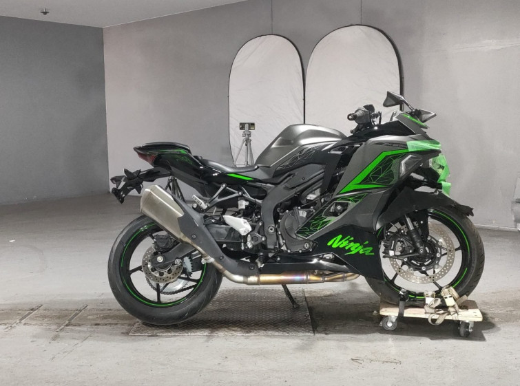 Мотоцикл Kawasaki NINJA ZX-25R KRT