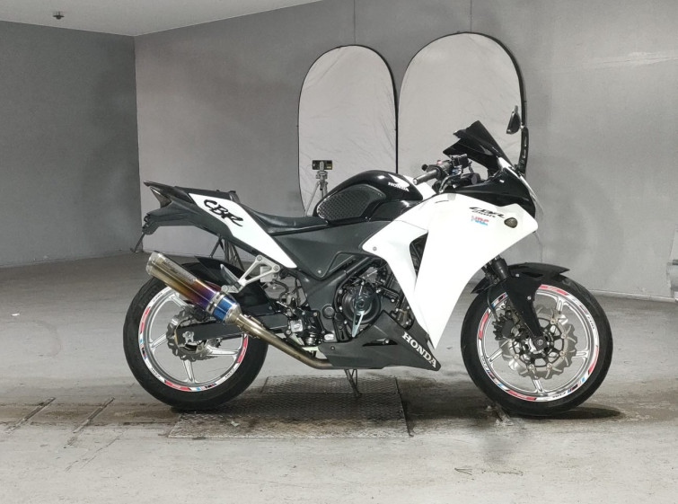 Мотоцикл Honda CBR250R с пробегом 27243 km