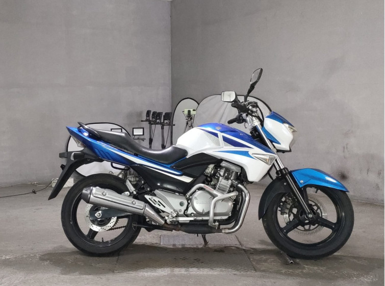Мотоцикл Suzuki GSR250 з пробігом 15089 km