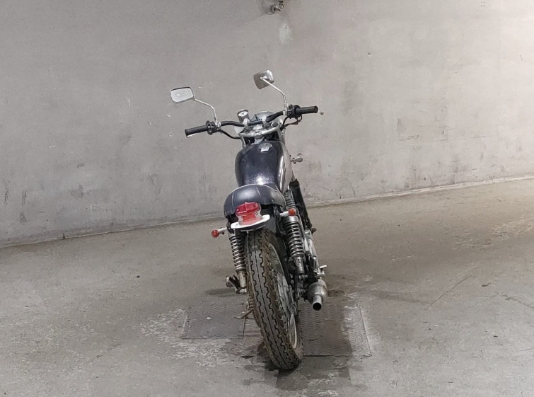 Мотоцикл Yamaha SR400 з пробігом 5694 km