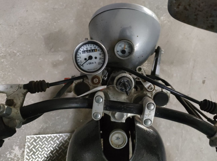 Мотоцикл Yamaha SR400 з пробігом 5694 km