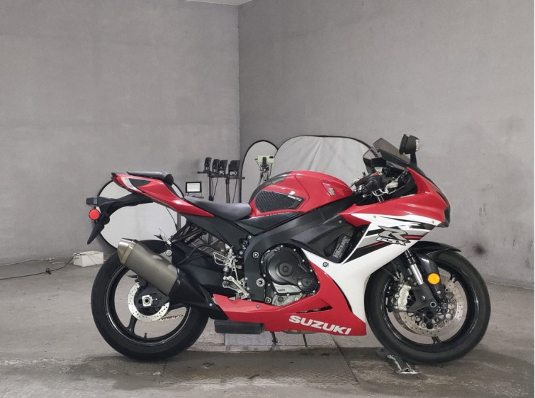 Мотоцикл Suzuki GSX-R600 з пробігом 29121 km