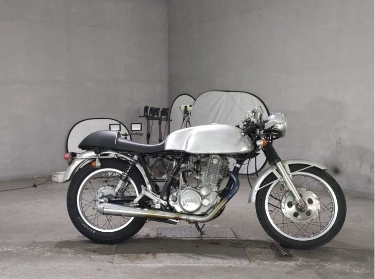 Мотоцикл Yamaha SR400 з пробігом 8927 km