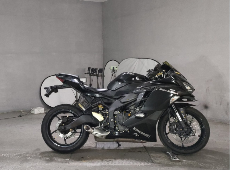 Мотоцикл Kawasaki NINJA ZX-25R з пробігом 51709 km