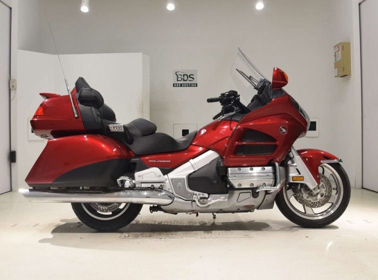 Мотоцикл Honda GL1800 с пробегом 13144 km