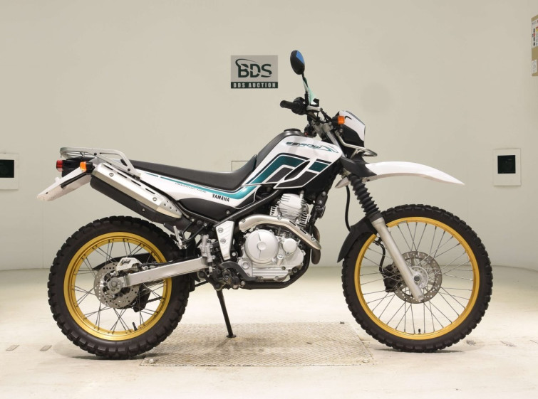 Мотоцикл Yamaha SEROW XT250 с пробегом 9225 km