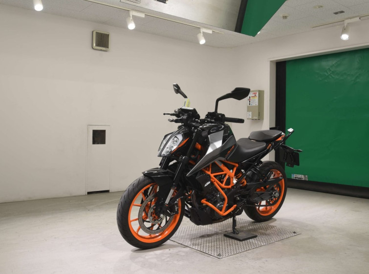 Мотоцикл KTM 390 DUKE с пробегом 5106 km