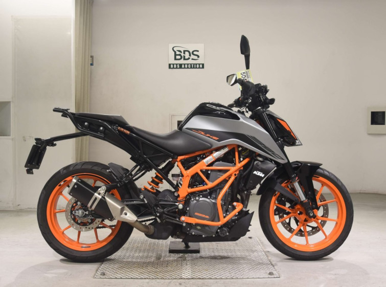 Мотоцикл KTM 390 DUKE с пробегом 5106 km