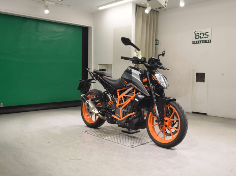 Мотоцикл KTM 390 DUKE с пробегом 5106 km