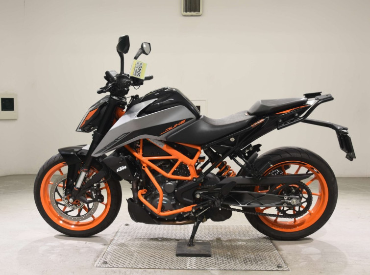 Мотоцикл KTM 390 DUKE с пробегом 5106 km