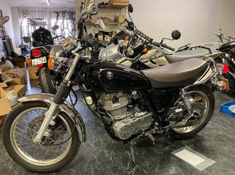 Мотоцикл Yamaha SR400 с пробегом 33010 km