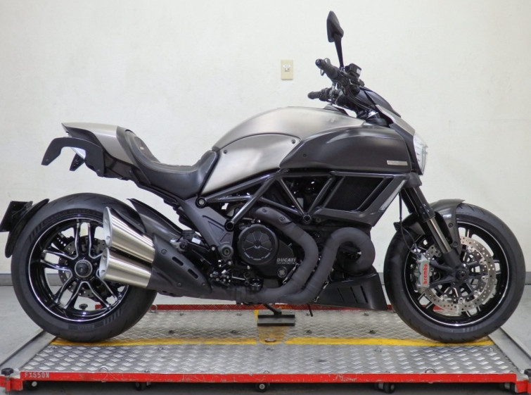 Мотоцикл Ducati DIAVEL з пробігом 13017 km