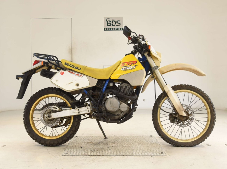 Мотоцикл Suzuki DR250S с пробегом 26523 km