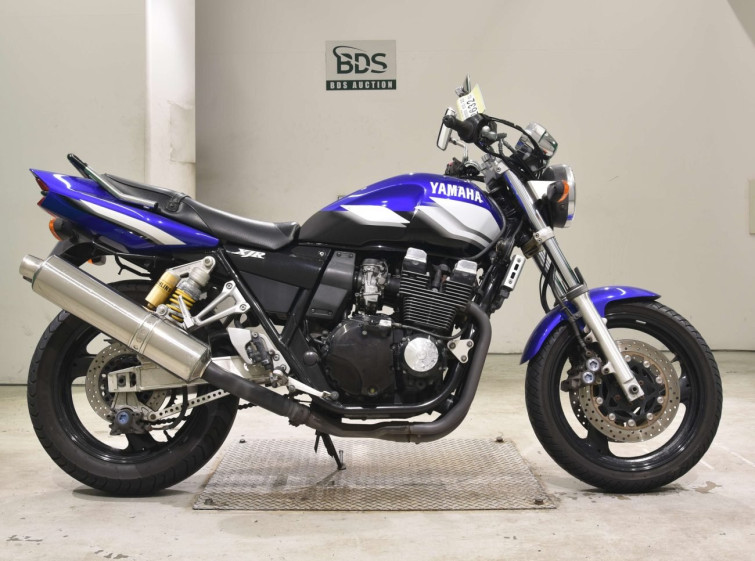 Мотоцикл Yamaha XJR400