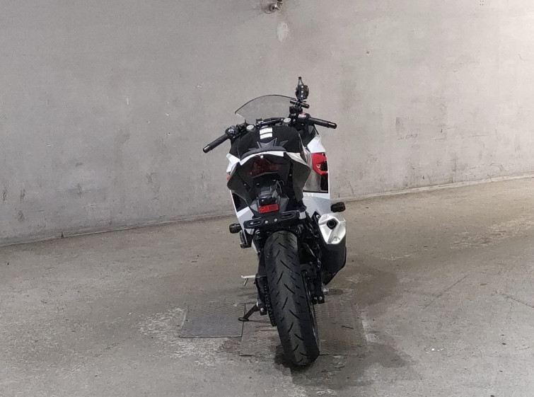 Мотоцикл Kawasaki NINJA400 з пробігом 3288 km