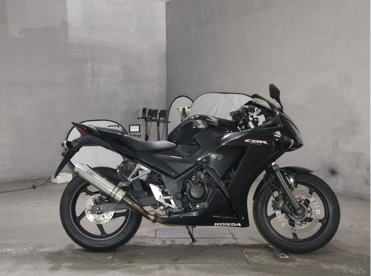 Мотоцикл Honda CBR250R з пробігом 25839 km