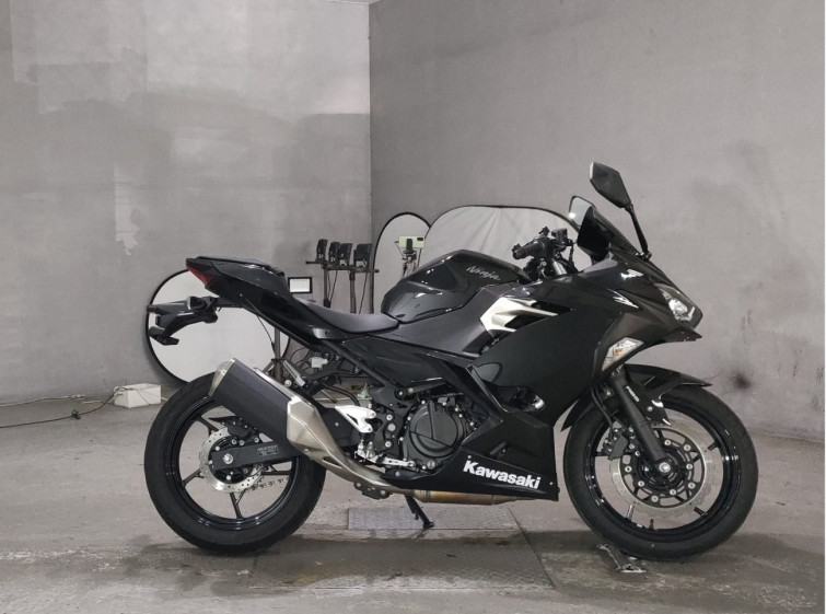 Мотоцикл Kawasaki NINJA250 с пробегом 8294 km