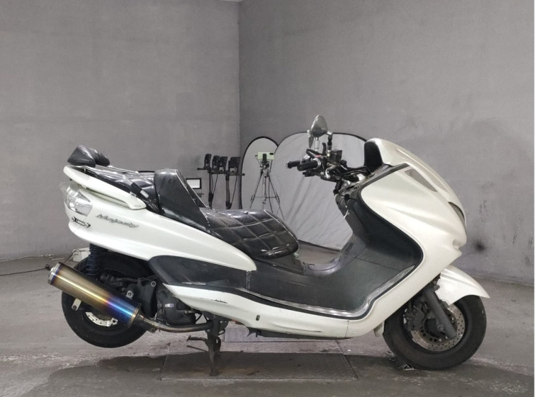 Мотоцикл Yamaha MAJESTY 250C