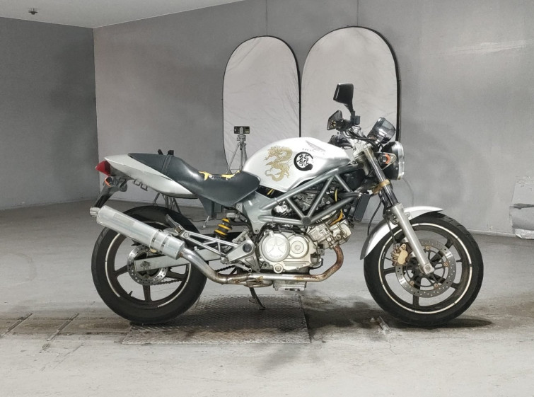 Мотоцикл Honda VTR250 з пробігом 36708 km