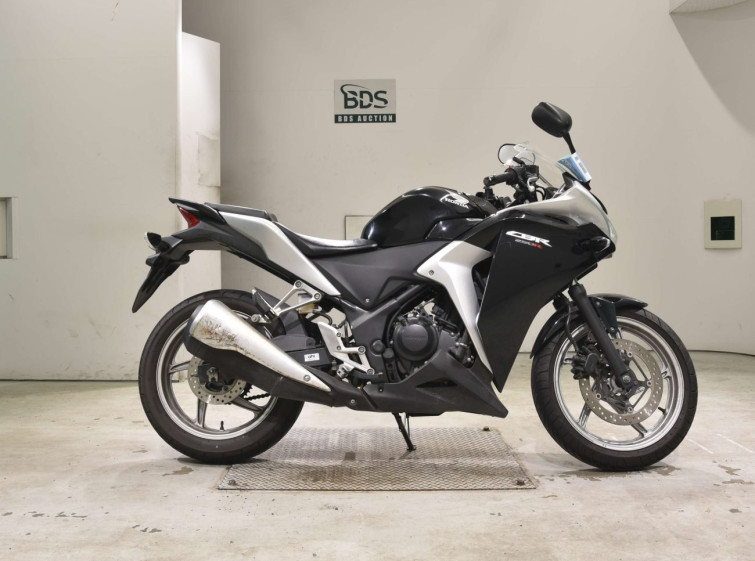 Мотоцикл Honda CBR250R