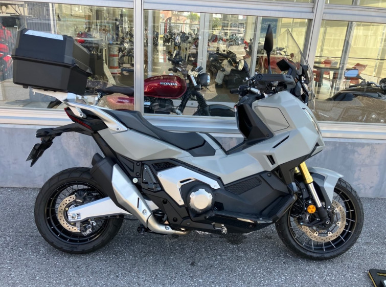 Мотоцикл Honda X-ADV750 з пробігом 848 km