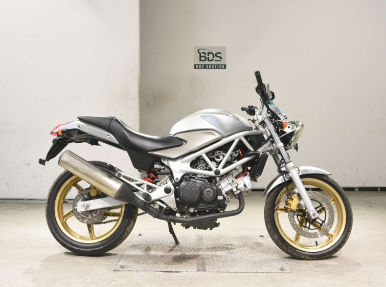 Мотоцикл Honda VTR250