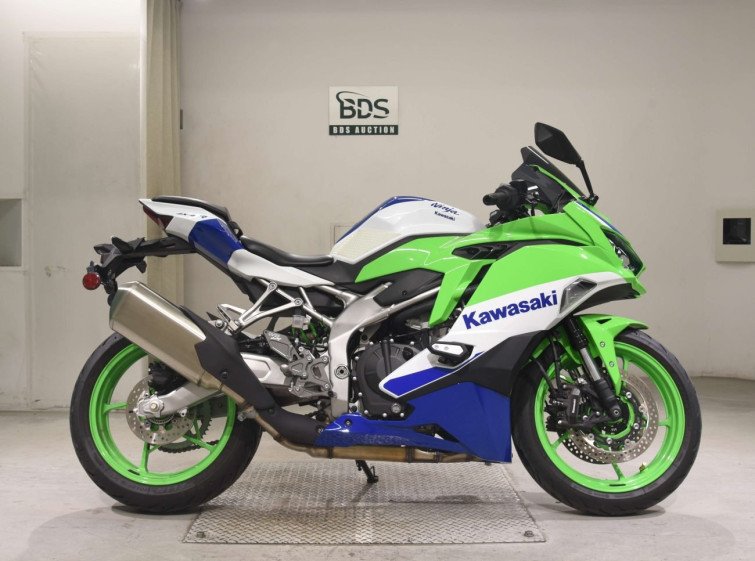 Мотоцикл Kawasaki ZX-4RR с пробегом 16622 km
