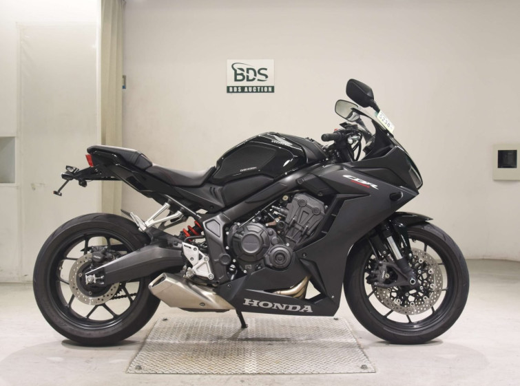 Мотоцикл Honda CB650R с пробегом 21454 km