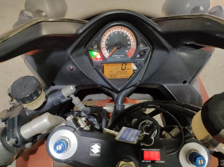 Мотоцикл Suzuki SV1000S с пробегом 24222 km