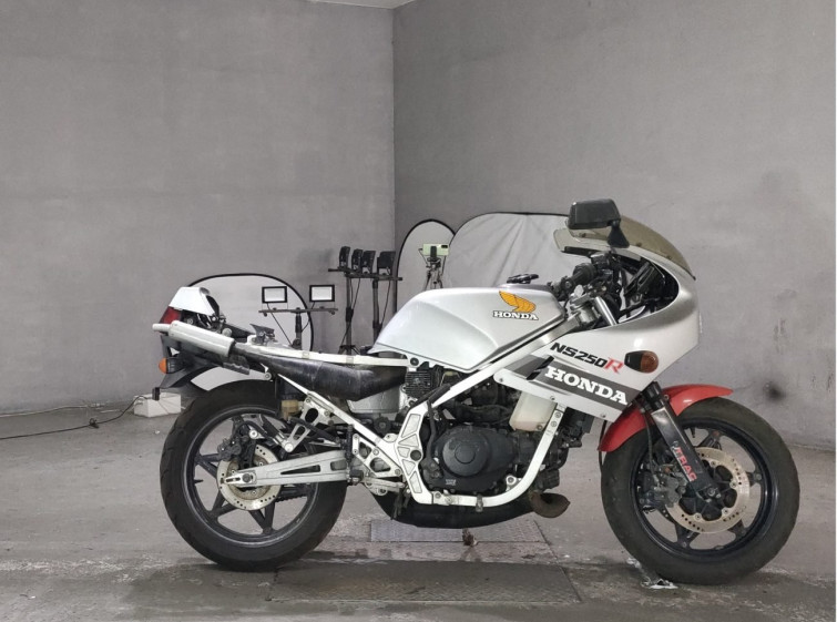 Мотоцикл Honda NS250R с пробегом 3986 km