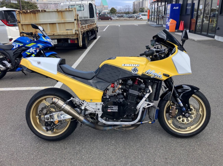 Мотоцикл Kawasaki GPZ900R