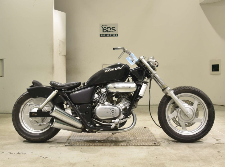 Мотоцикл Honda MAGNA250