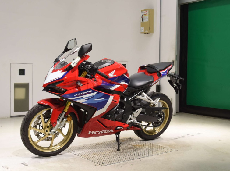 Мотоцикл Honda CBR250RR з пробігом 6395 km