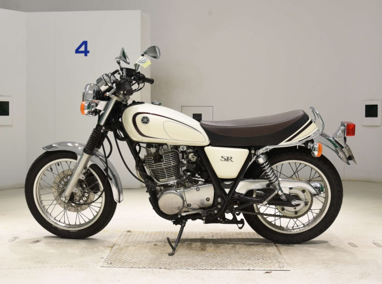Мотоцикл Yamaha SR400 з пробігом 7799 km