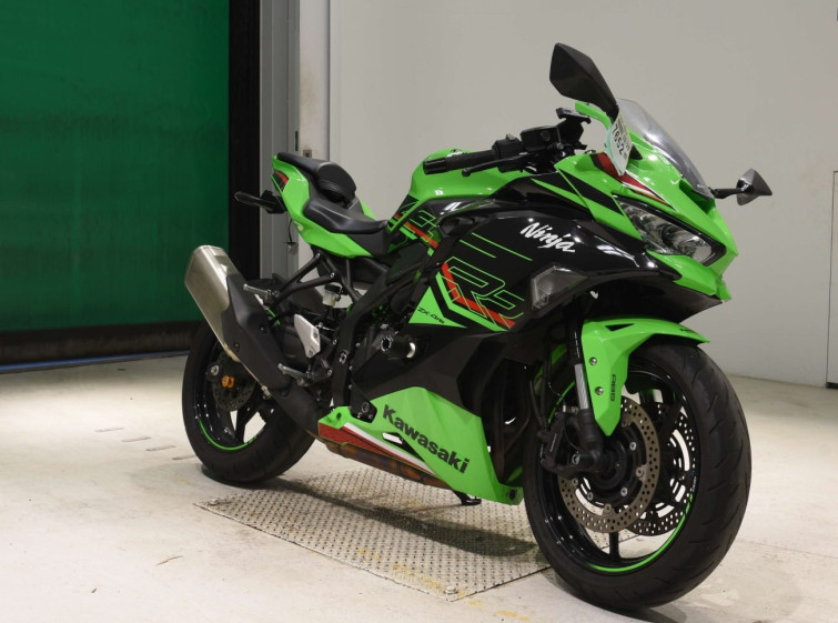 Мотоцикл Kawasaki ZX-4RR с пробегом 15623 km