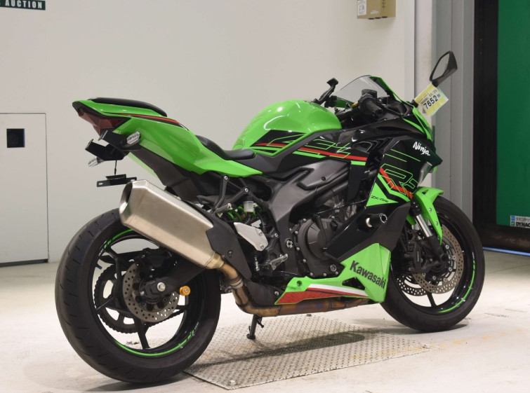 Мотоцикл Kawasaki ZX-4RR с пробегом 15623 km