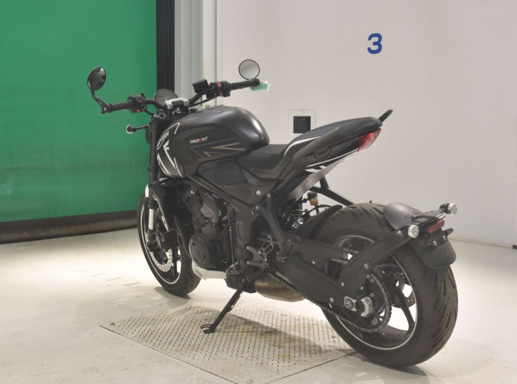 Мотоцикл Triumph TRIDENT660 з пробігом 7638 km