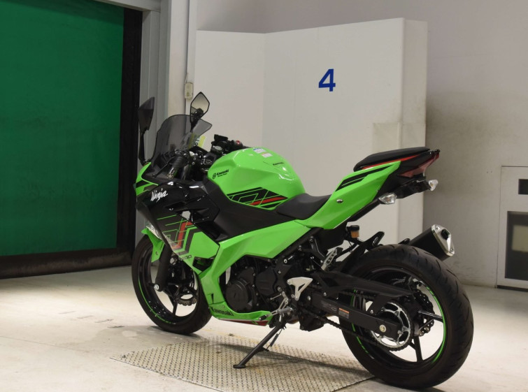 Мотоцикл Kawasaki NINJA400 с пробегом 2812 km